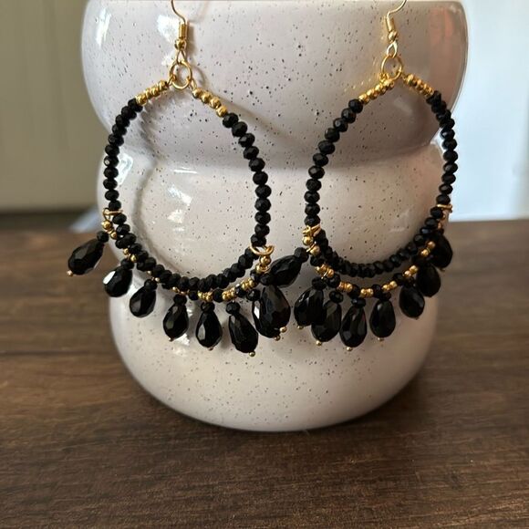 18k Gold Plated Black Beaded Hoop Earrings Artesanal - Picture 6 of 6